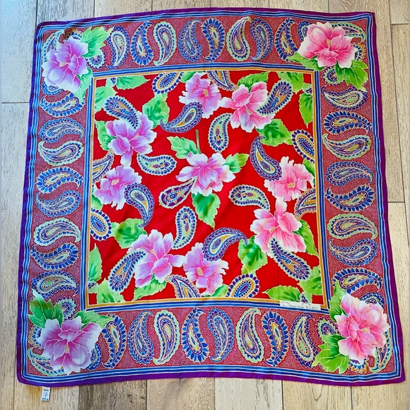 OSCAR De La RENTA Silk Scarf Brilliant Designer Floral 34x34” Made In Japan - Picture 2 of 15